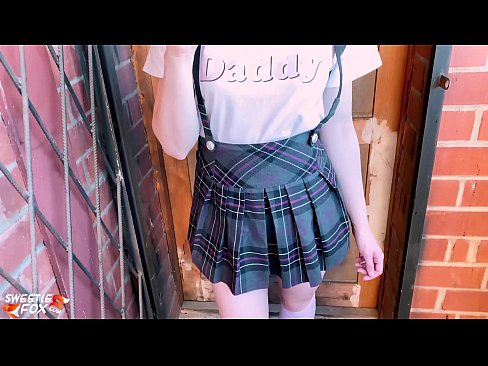 ❤️ 女子校生は授業の代わりに彼女のペニスを深く吸ってファックする。 ロシアポルノ ❌️❤